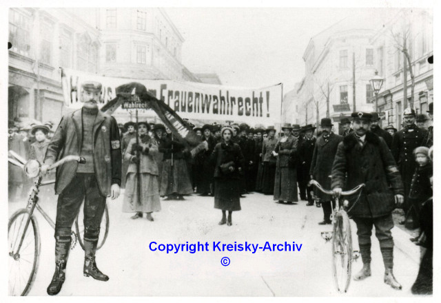 Women's rights demonstration 1913, &copy; Kreisky Archiv